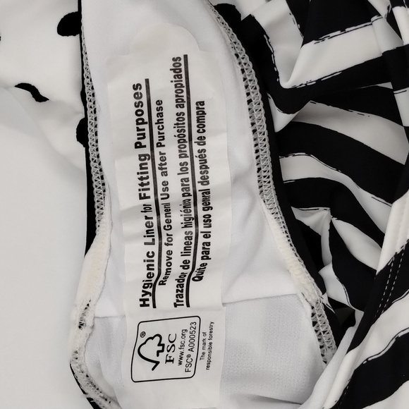 No Boundaries Cheeky One piece black and white pinup bathing suit 11/13 large - Picture 7 of 7